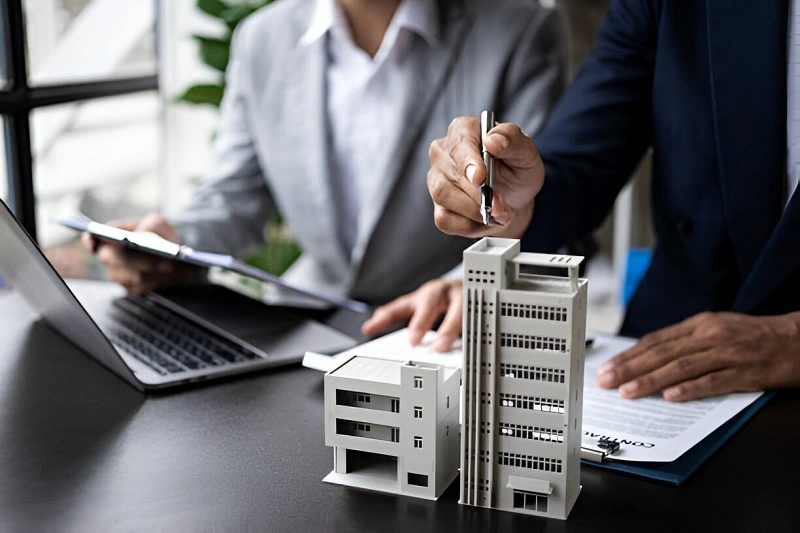 Traditional Real Estate Market (2)